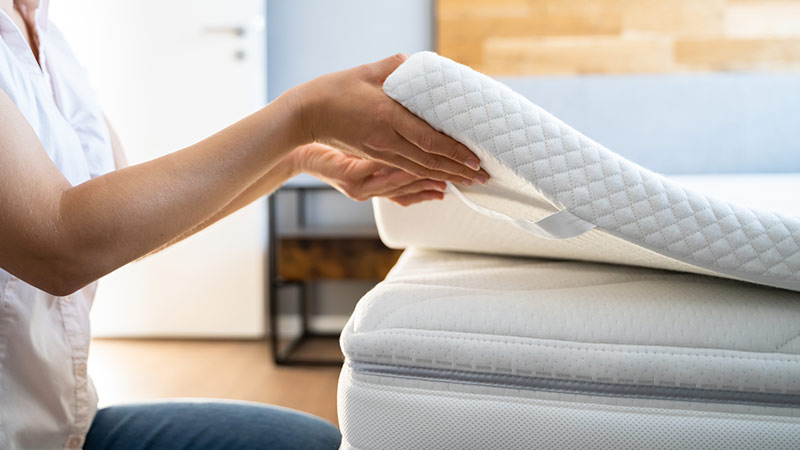 Le surmatelas, une solution pas chère pour optimiser votre confort